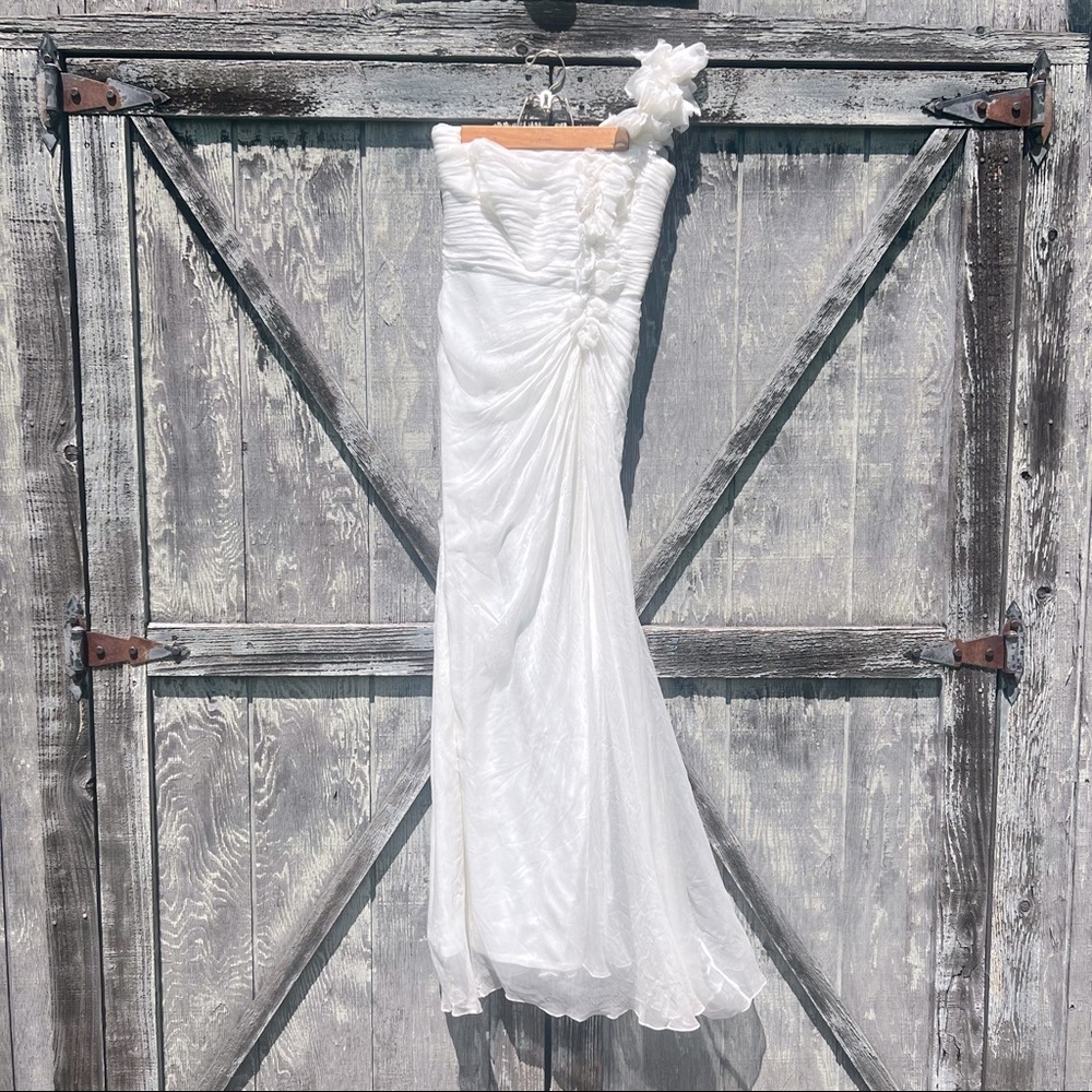 Tadashi Shoji Wedding Dress​